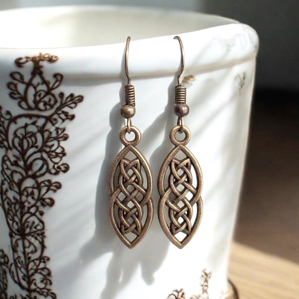 5 For $25💫Bronzed Filigree Earrings